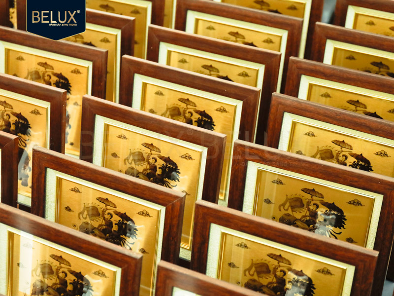 Lô 202 tranh Hai Bà Trưng UBND Huyện Phúc Thọ 27x27cm bằng đồng thiết kế theo yêu cầu